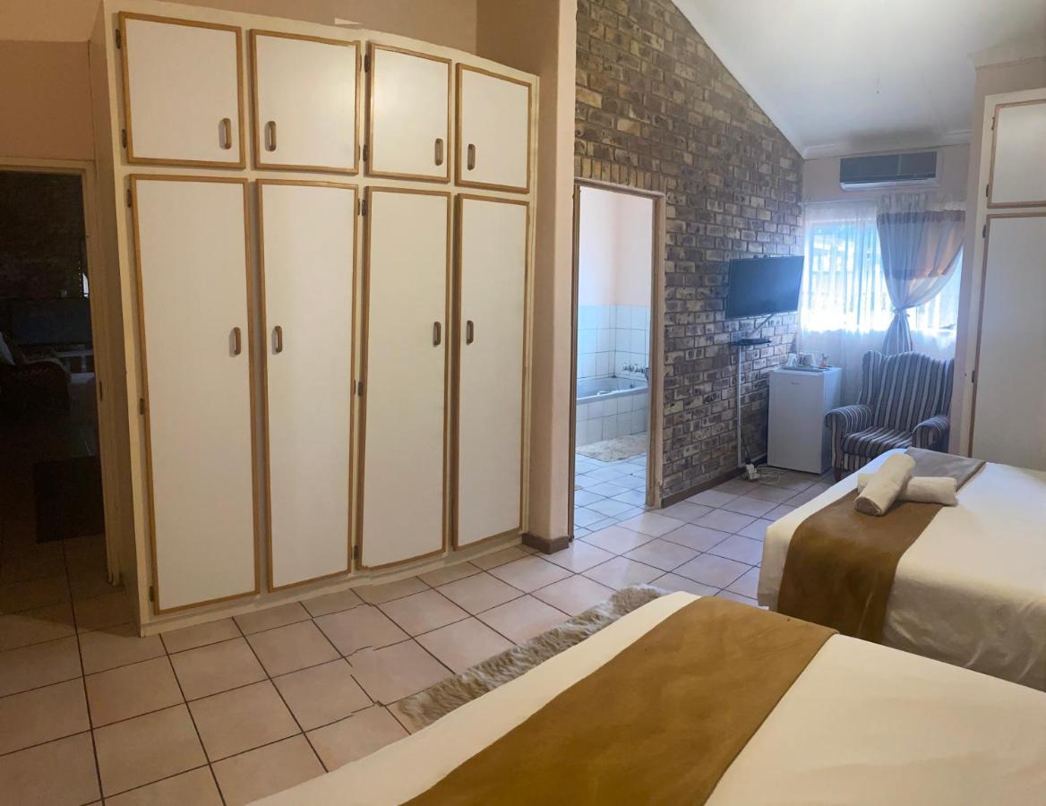 A Pousada Guesthouse Mbombela Екстериор снимка